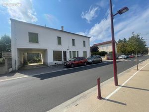 Maison 263 m² avec hangar de 270 m² à Langeac  garage à voiture sur un terrain de 1320 m²