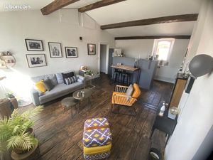 VIEUX-LILLE  F2 de 53m2 au 3ème et dernier étage d'un immeuble ancien