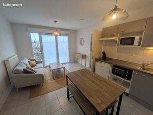 T2 meublé lumineux avec terrasse et parking – Sainte-Pézenne (Niort)