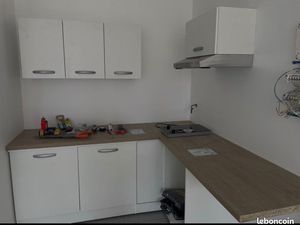 Beau studio récemment rénové de 27 m2 750 Charges comprises