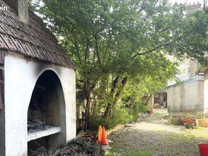 Maison 9 pièces avec grand garage et maison indépendante de 3 pièces et jardin