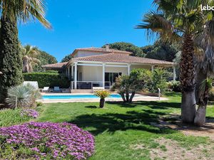Villa 8 pieces sur 2000 m2 entre le cap d'agde et le grau d'agde
