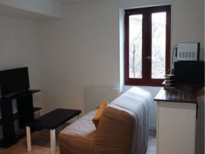 CASTRES Joli T2 meublé Impasse des Maçons avec jardinet