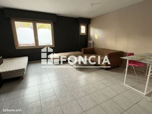 Studio 1 pièce 38 m²