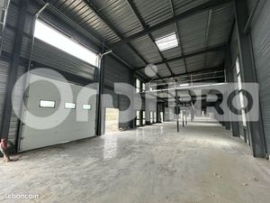 Local d'activité 367 m²