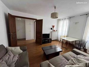 Cet espace de vie offre 3 pièces confortables