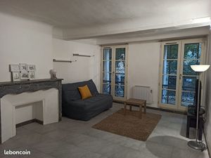 Location Grand studio 27m² petit cours Lafayette
