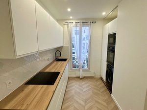 3 pièces refait à neuf  métro Anatole France