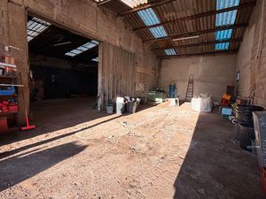 Local 208 m² LA ROQUEBRUSSANNE