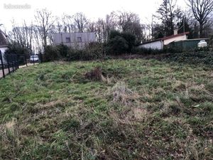 Terrain 834 m² YMARE