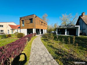 Domexpo Maison + Annexe à Louer