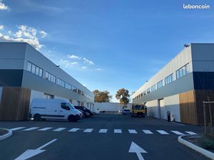 Local 300 m2 activité + bureaux Gradignan
