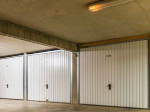 Box fermé 18 m² – Résidence sécurisée – Ferney-Voltaire