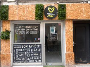 Local commercial 26 m² – Matériel professionnel – Droit d’entrée