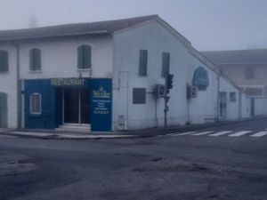 Bâtiment avec local commercial + étage aménageable