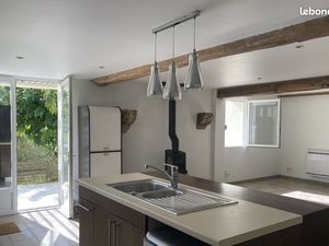 Maison Mitoyenne Rénovée -Centre du village