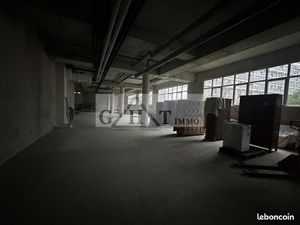 Local industriel 600 m²