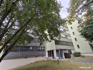 CHARLEVILLE-MEZIERES Centre - APPARTEMENT de 80 17 m² - en Résidence avec Gardien et Place