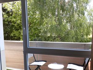 Grand T2 proche port  lycées  parking  balcon