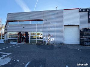 Local industriel 583 m²