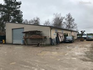 Opportunité: bâtiment 200m2 avec maison attenante  parfait pour entreprise  artisan