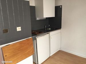 Part loue studio plein centre