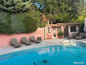 Vente Villa Centre-ville Aix à pied  Quartier Nord  Piscine Parkings Jardin