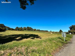 Terrain 3 710 m² Uglas