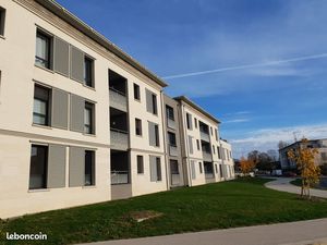 Grand T3 PKG ST CYR à louer