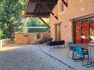 Maison de charme dans copropriété arborée