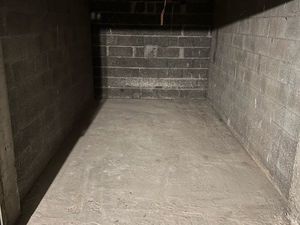 ?️ . ? Garage / Box de stockage - 12 m2