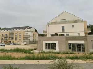 Local commercial 308 m² VEMARS