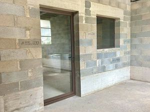 Local professionnel sécurisé (45 m²)