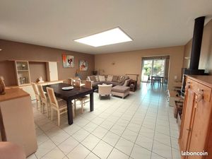 Semi plain-pied rénové & lumineux - 4 chambres ou +  jardin  garage - 190 000