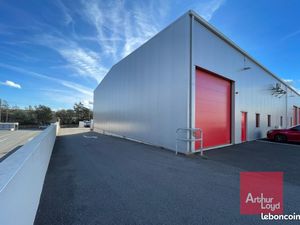 Local industriel 338 m²
