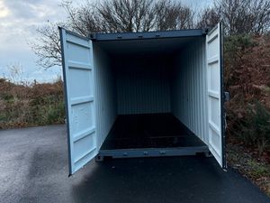 Box 14 m² accessible 24 /24