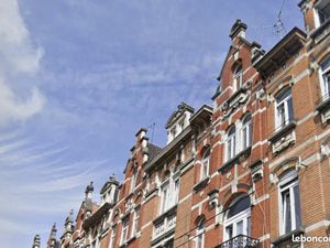 Immeuble 4 lots + cave face au métro et cité administrative