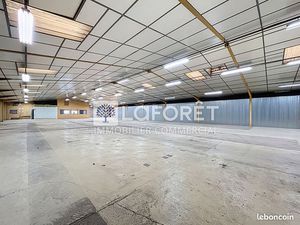 Local 857 m² BRESSUIRE