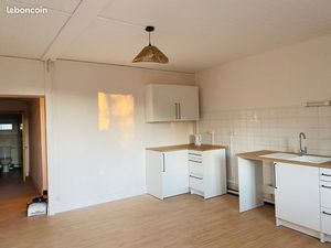 Maison à louer - Mirabel-et-Blacons - 3 chambres - Jardin