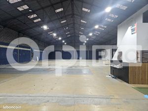 Local d'activité 1 050 m²