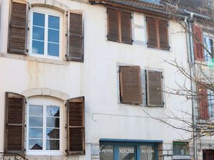 Baumes les dames centre local commercial 40 M2