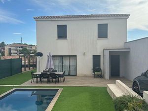 Maison meublée T5  secteur Nîmes carreau de lanes