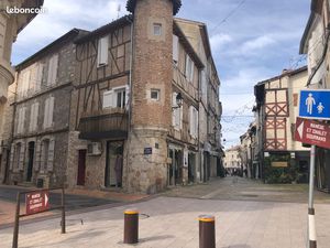 Agen local quartier cathedrale