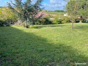 Terrain constructible 725 m² POMPERTUZAT