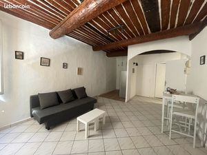 Meuble 42 m2 carré port de Toulon