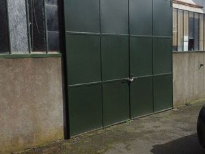 Grand garage de 60 m² centre ville en bon état