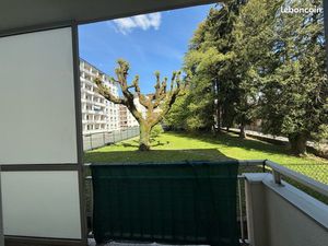 Appartement T3 à rafraîchir / 2 balcons / Cave XXL / Garage possible