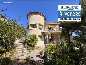 Villa 7 pièces 212 m²