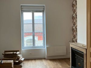 Appartement F2 refait à neuf