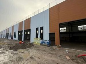 Local industriel 200 m²